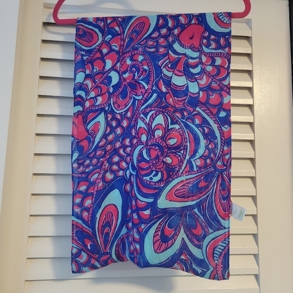 Lilly pulitzer Riley Infinity Scarf. - Picture 1 of 11